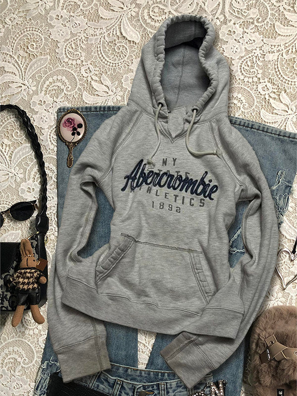 preppy gray letters sweatshirt - Image 4