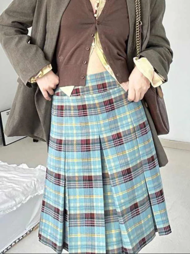 Preppy Green Mid-length Plaid Skirt - Image 3