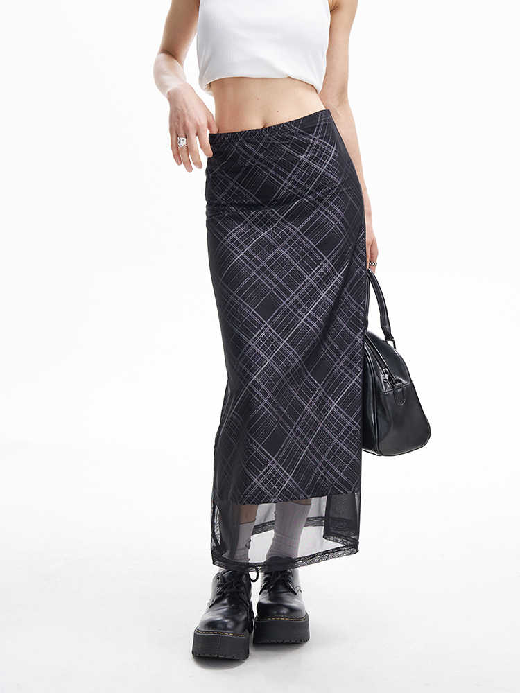 Preppy Retro Black Plaid Maxi Skirt - Image 4