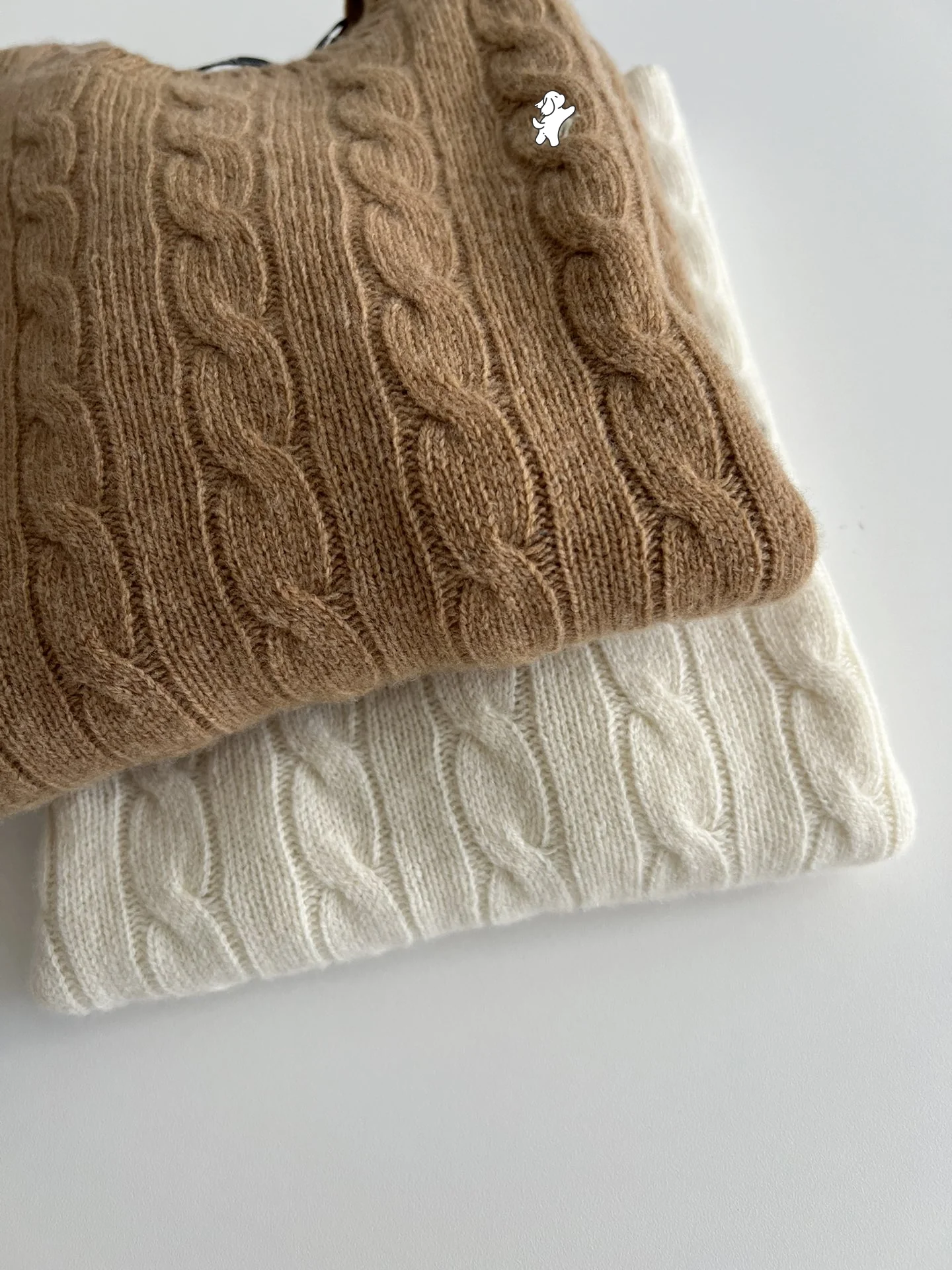 Preppy Retro Cashmere Pullover Sweater - Image 3
