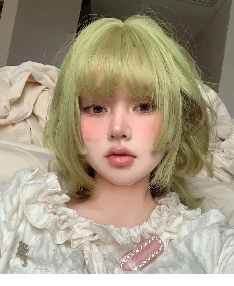 Princess Cut Green Fluffy Wig - Image 2