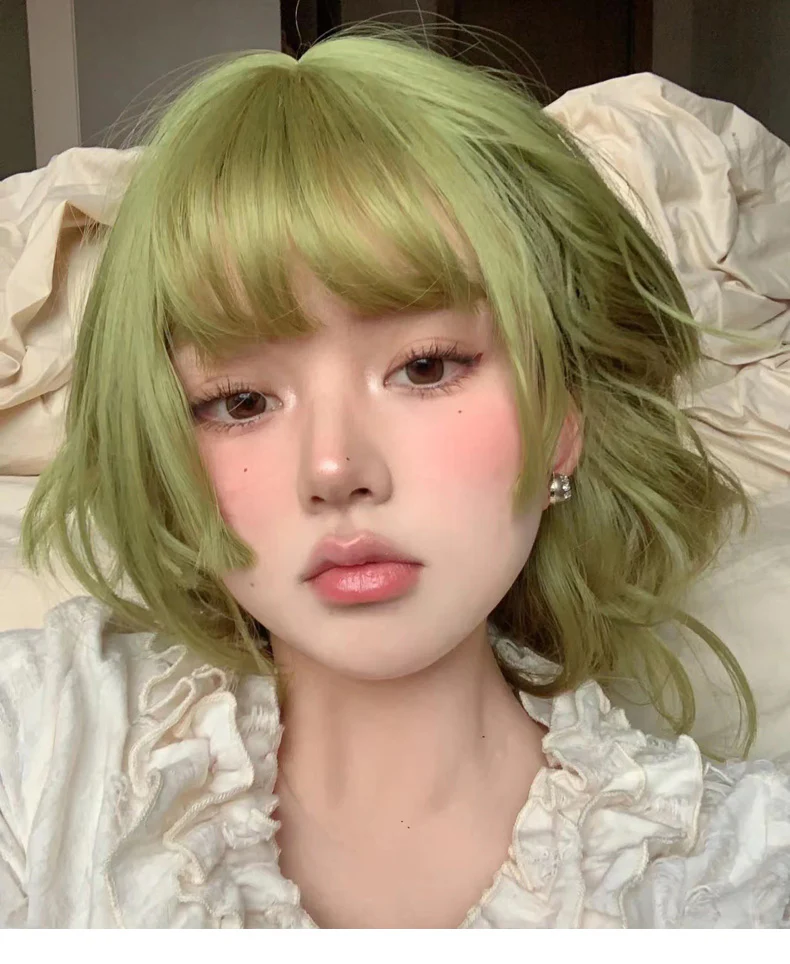 Princess Cut Green Fluffy Wig - Image 3