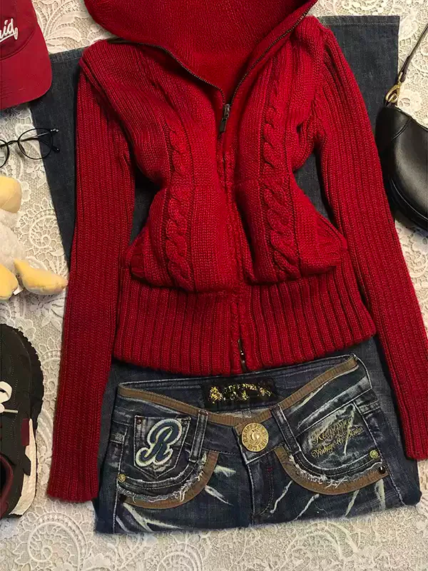 Red hooded knitted cardigan - Image 2