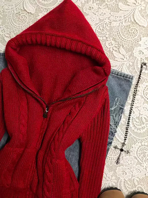 Red hooded knitted cardigan - Image 3