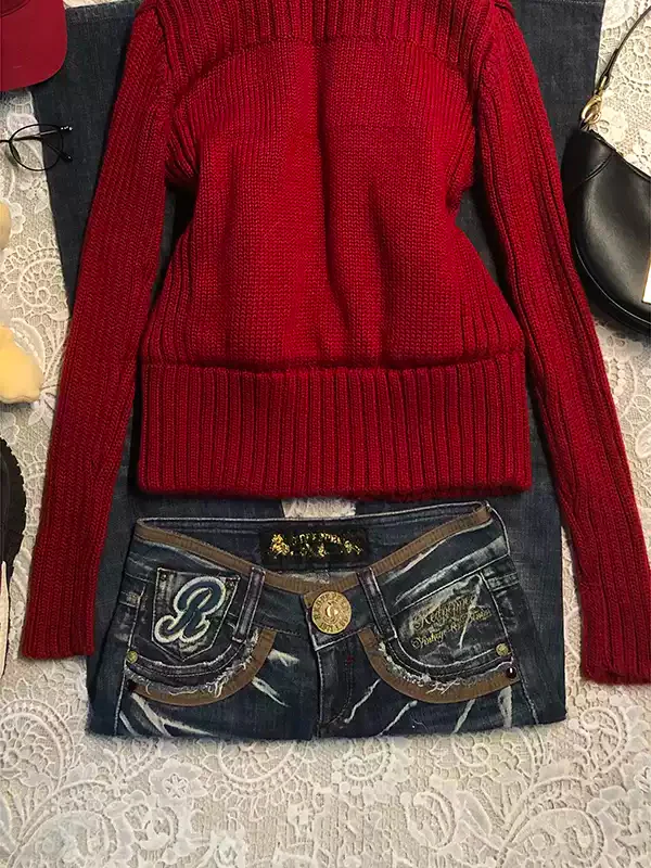 Red hooded knitted cardigan - Image 4