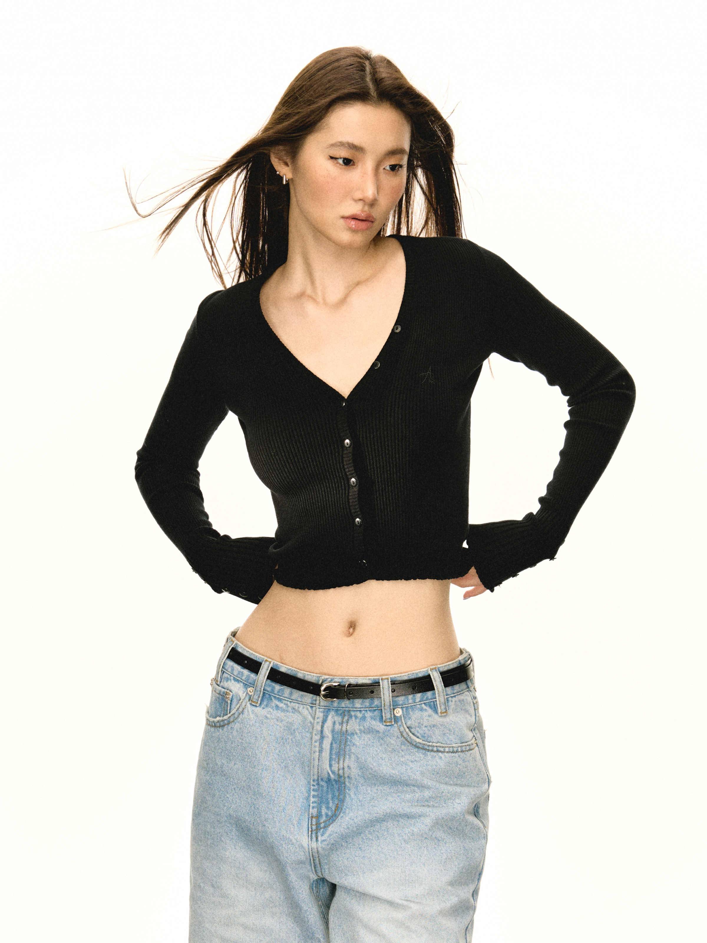 Retro Black Cropped Cardigan - Image 4