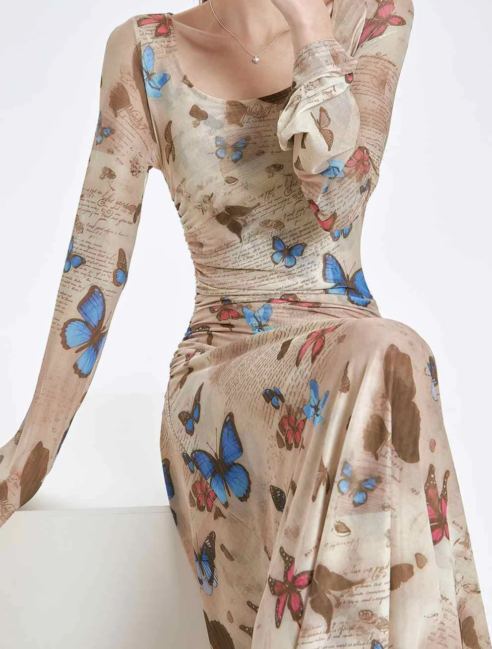Retro Butterfly Long-sleeved Dress - Image 4