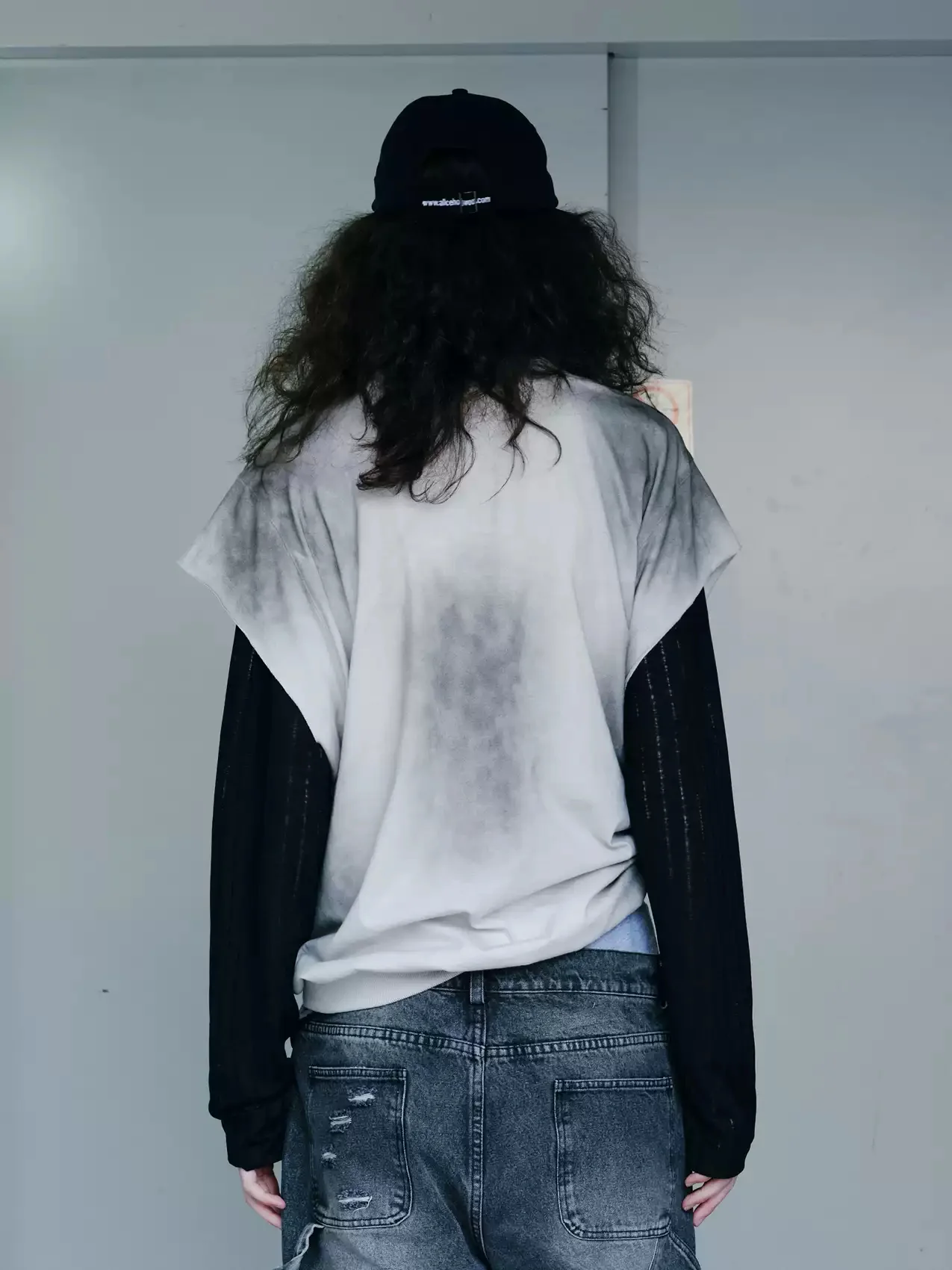 retro distressed spray silhouette sleeveless T-shirt - Image 3