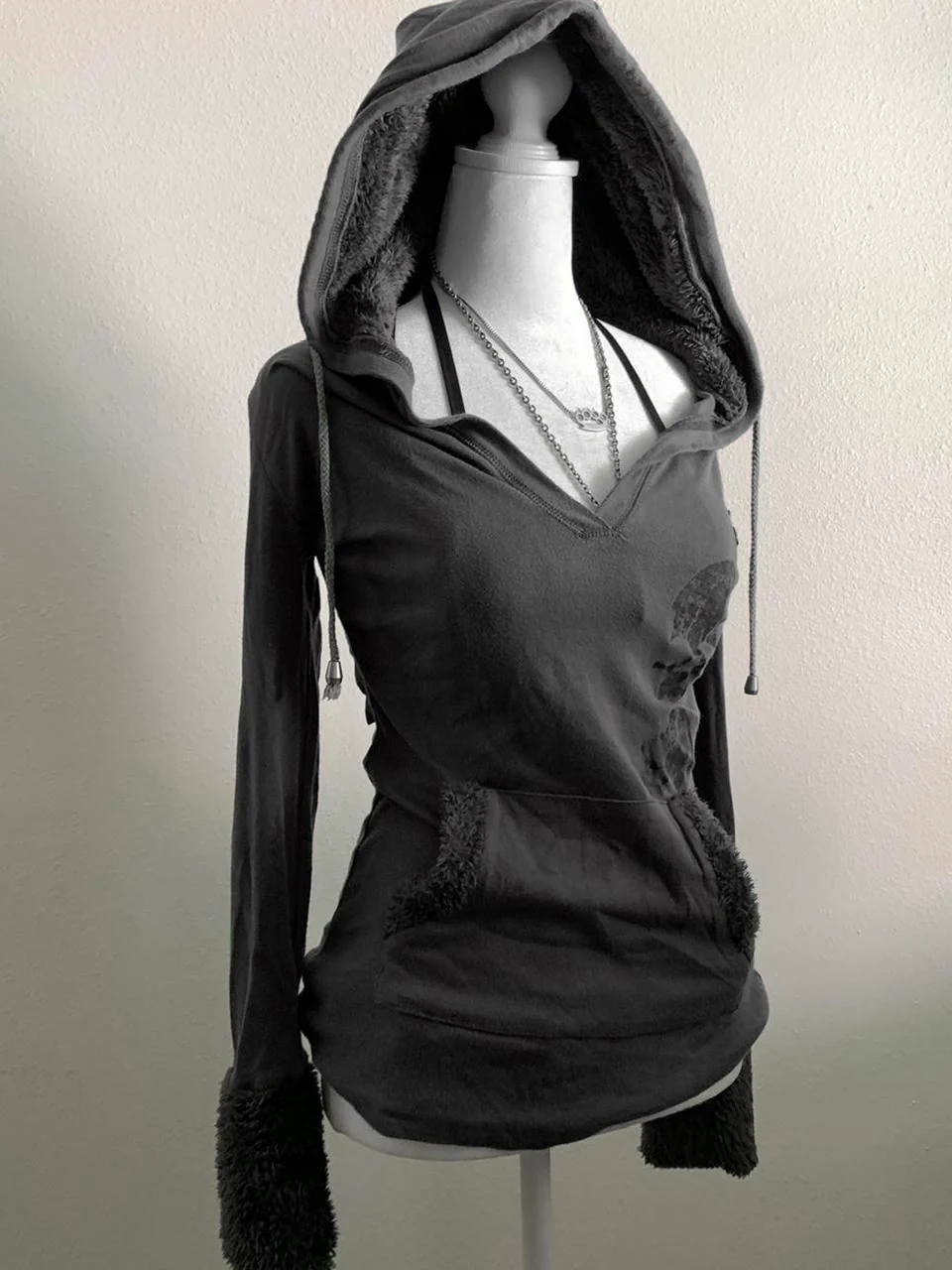 retro gray grunge hoodie - Image 3