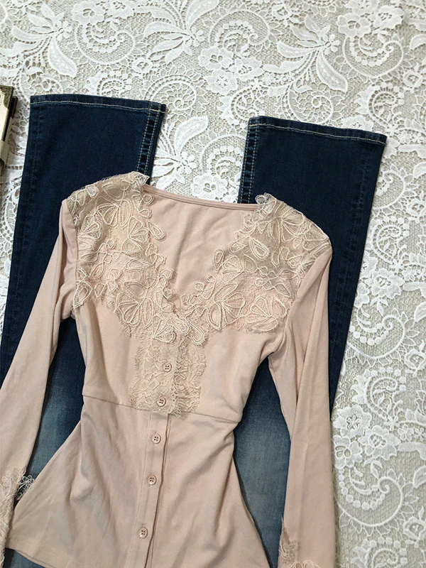 retro pink V-neck lace splicing long-sleeved top - Image 3