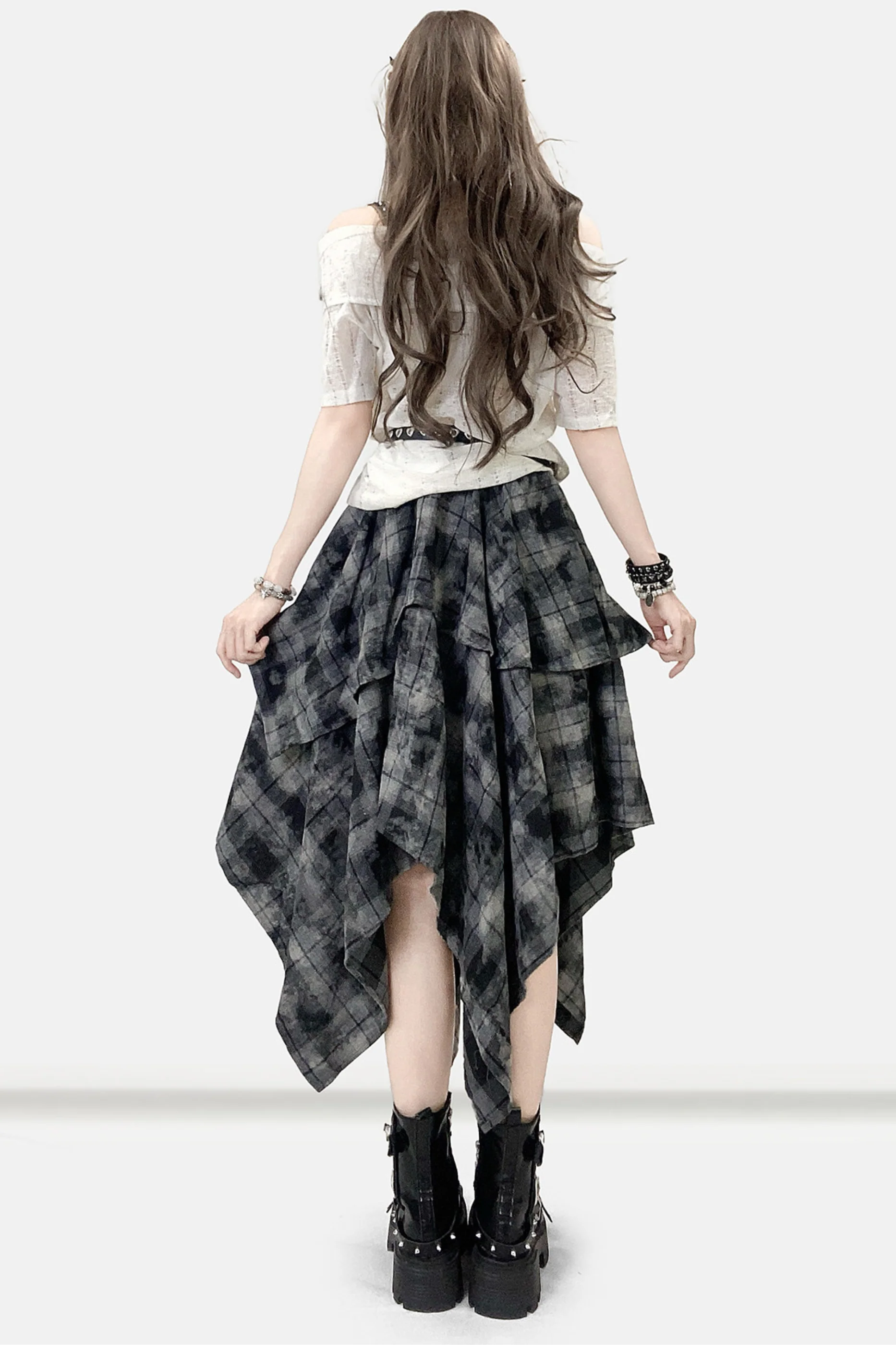 Retro Check Asymmetrical Skirt - Image 4