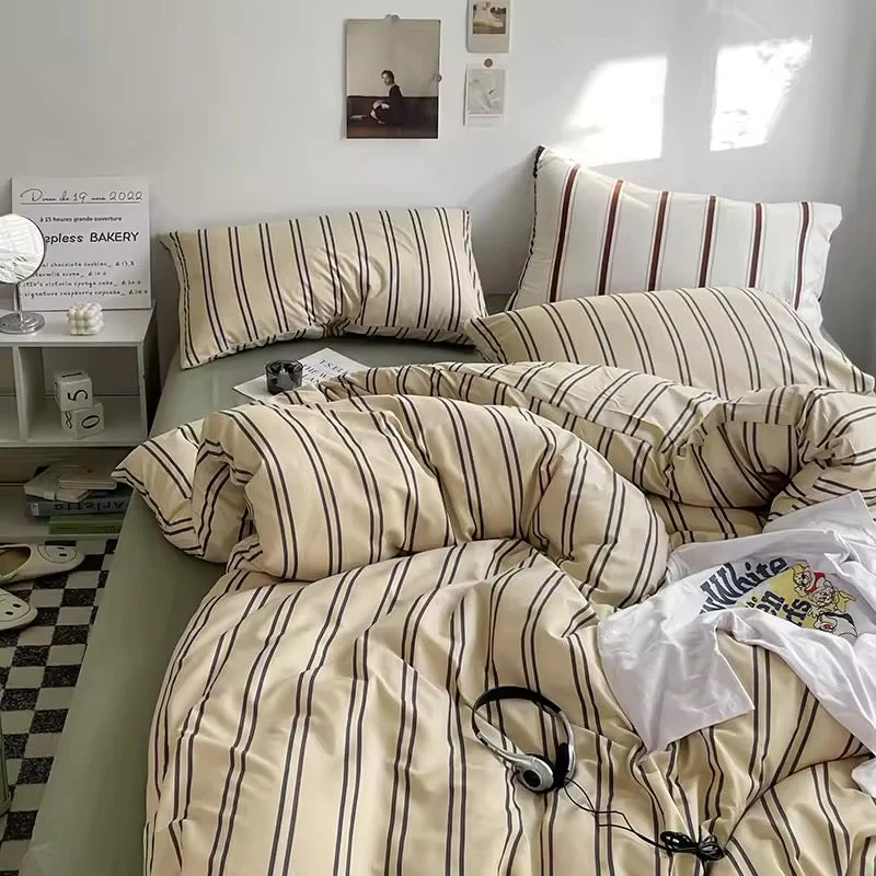 Retro Striped Bedding Set - Image 5