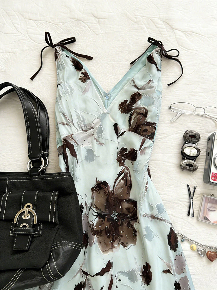 retro v-neck light green dress - Image 4