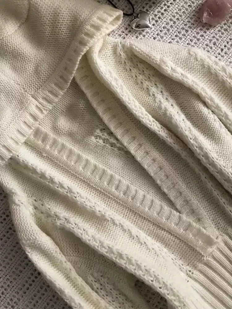 Retro White Hooded Sweater - Image 3