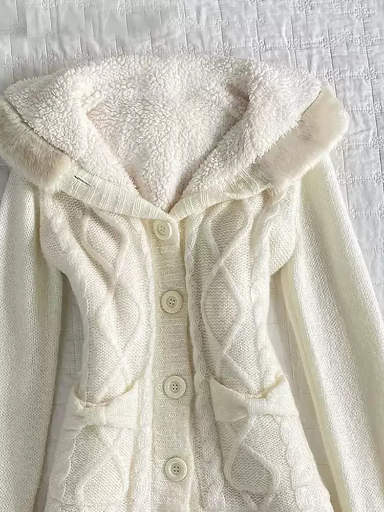 Retro White Sweater Jacket - Image 2