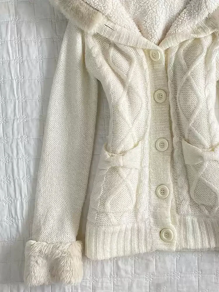 Retro White Sweater Jacket - Image 3