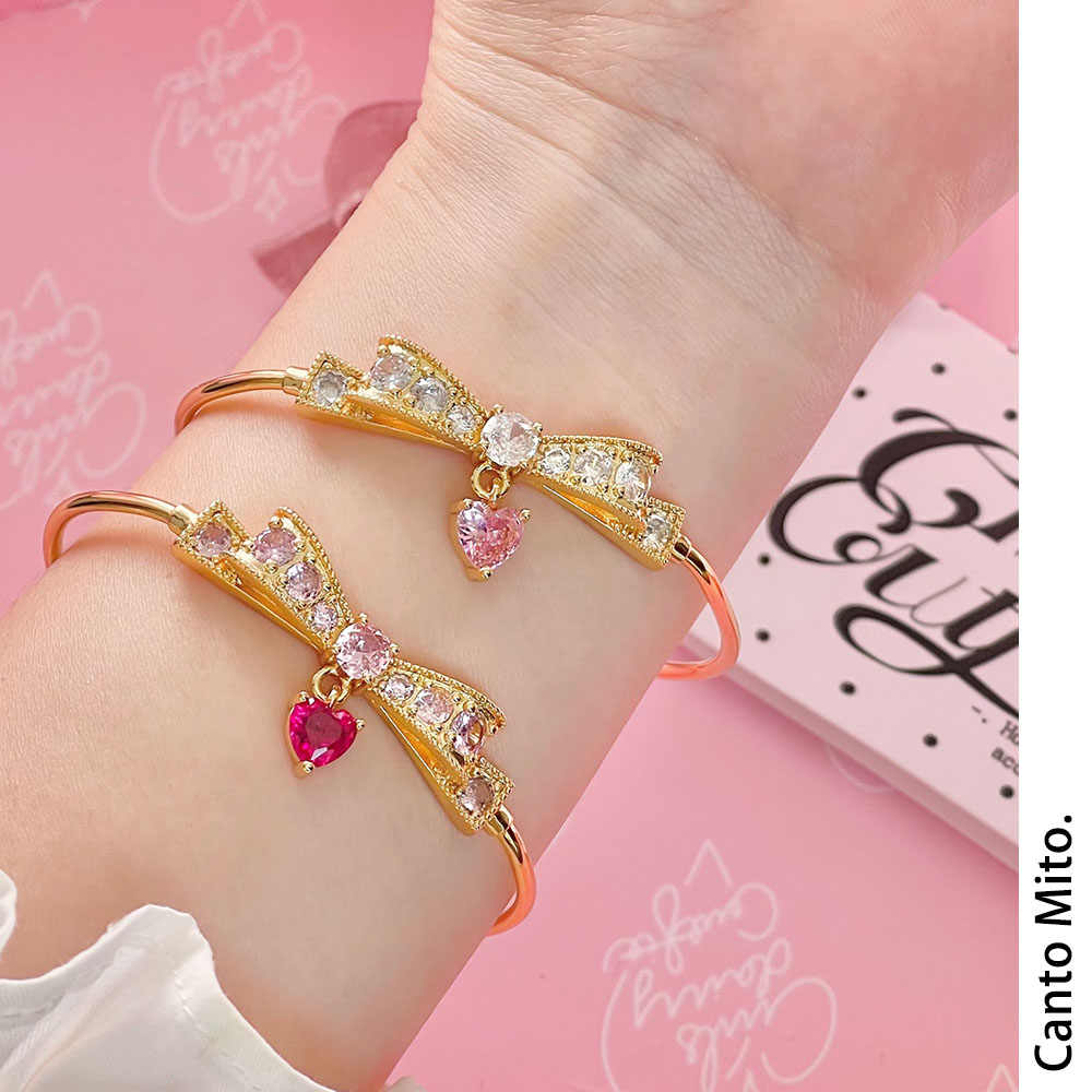 Sakura Snow Bow Pearl Bracelet - Image 3