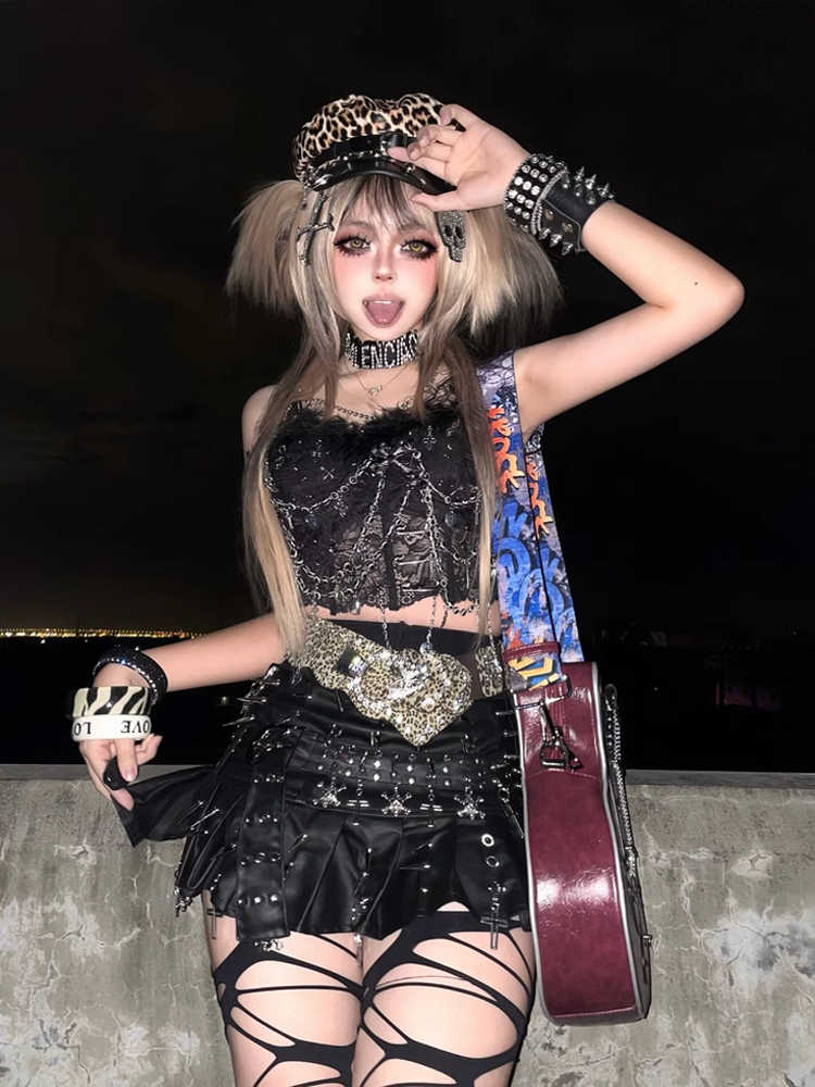 Skull Cross Punk Leather Skirt - Image 3