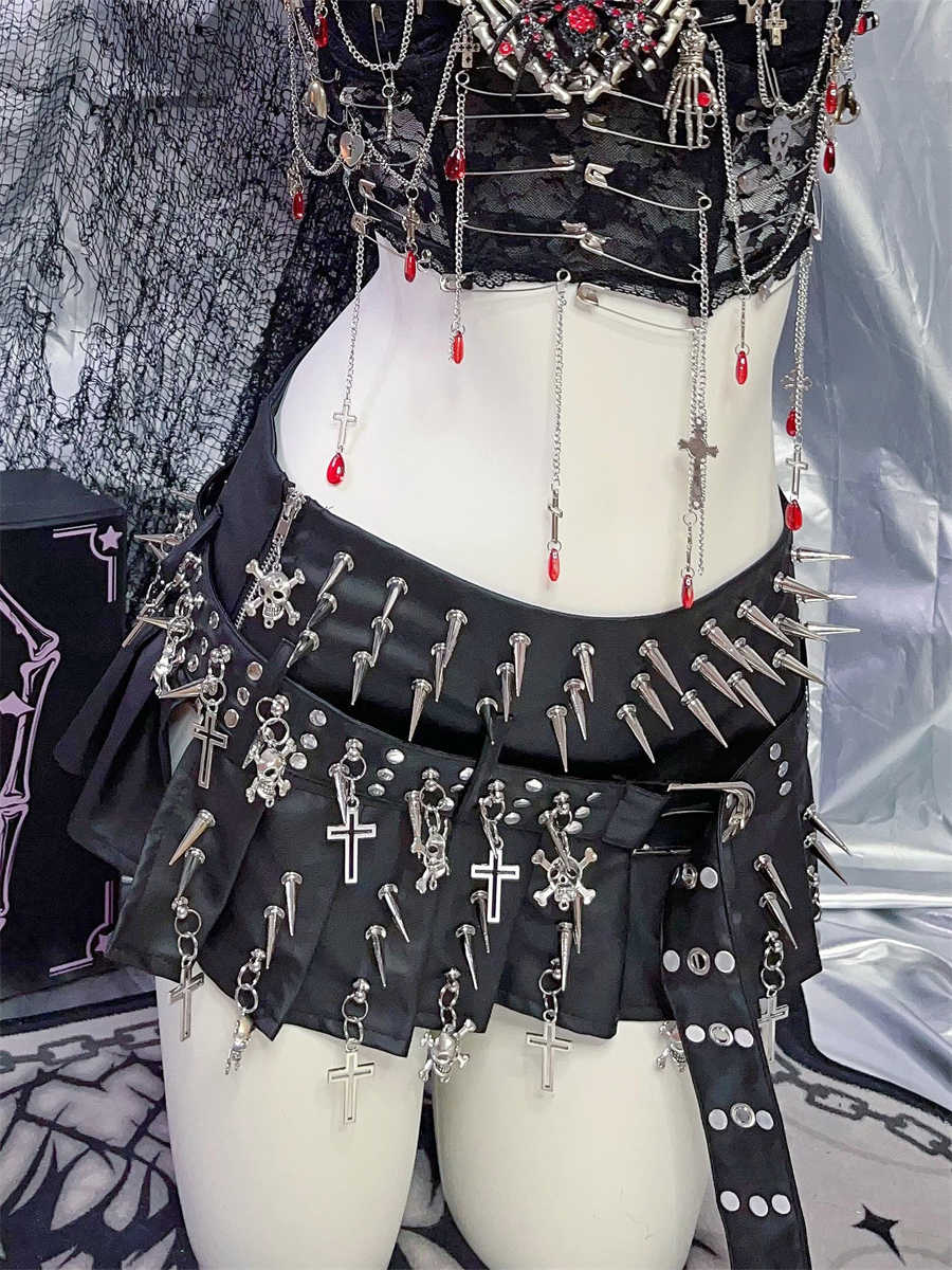 Skull Cross Punk Leather Skirt - Image 4