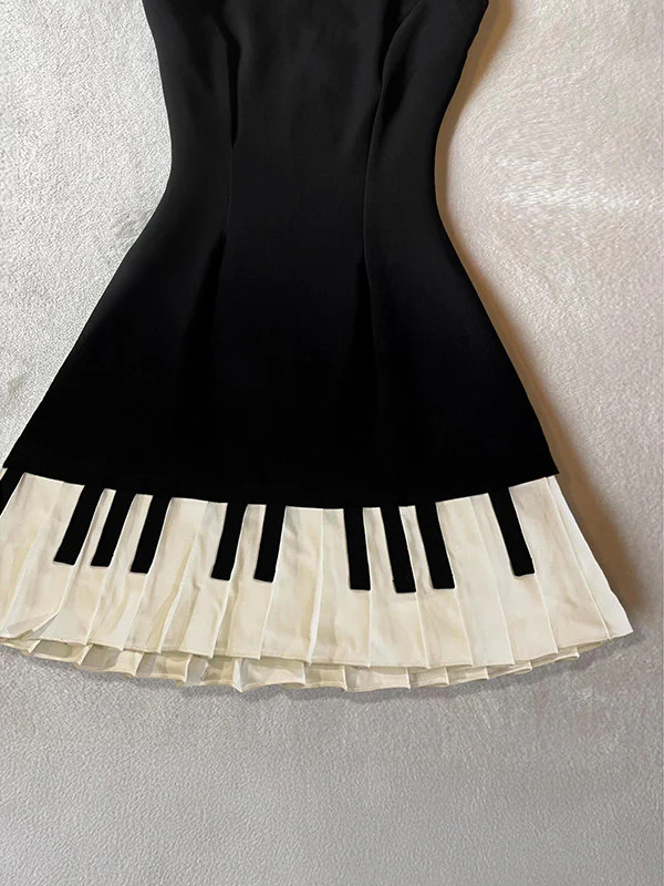 sleeveless piano pleated dress - Image 4