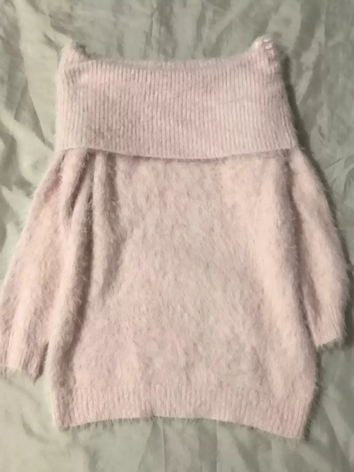 Soft Girl Pink Cuffed Off-shoulder Sweater - Image 3