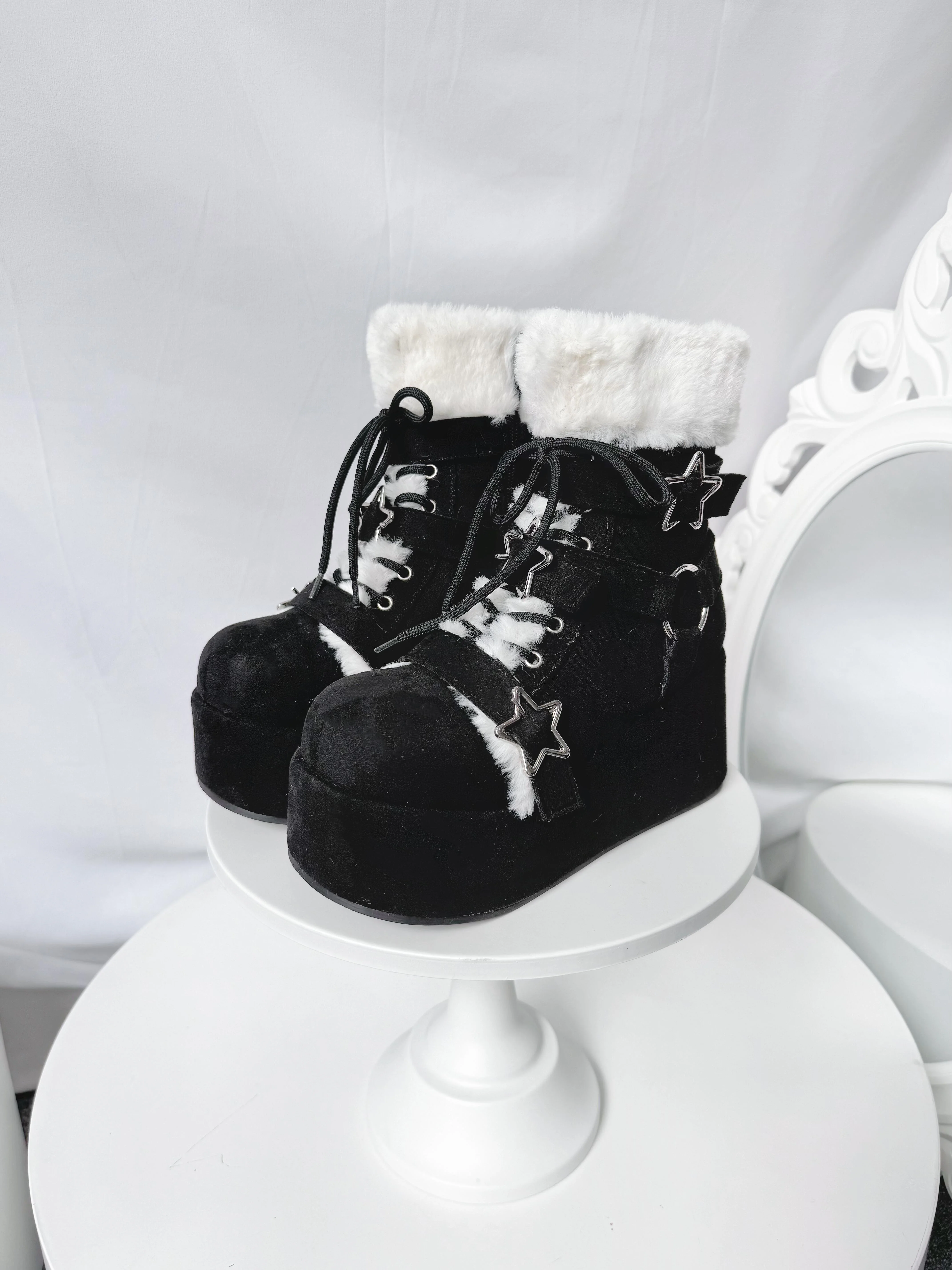 Star Whisper Fleece Boots - Image 10