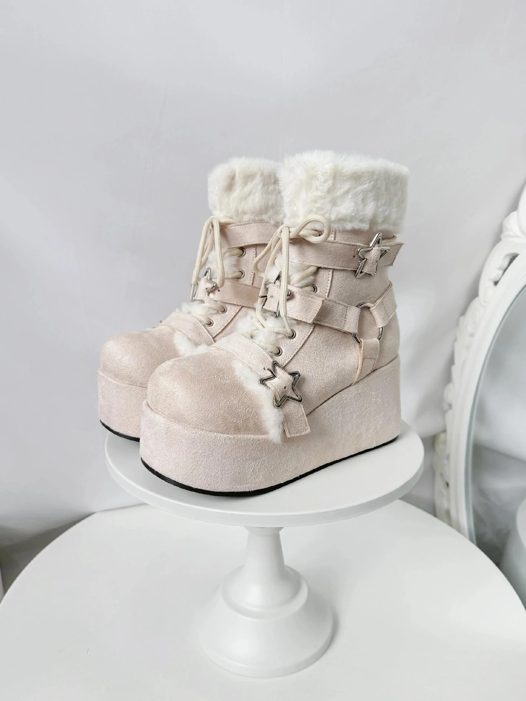 Star Whisper Fleece Boots - Image 11