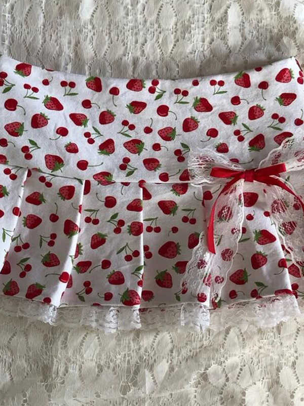 Strawberry Lace Pleated Skirt - Image 2