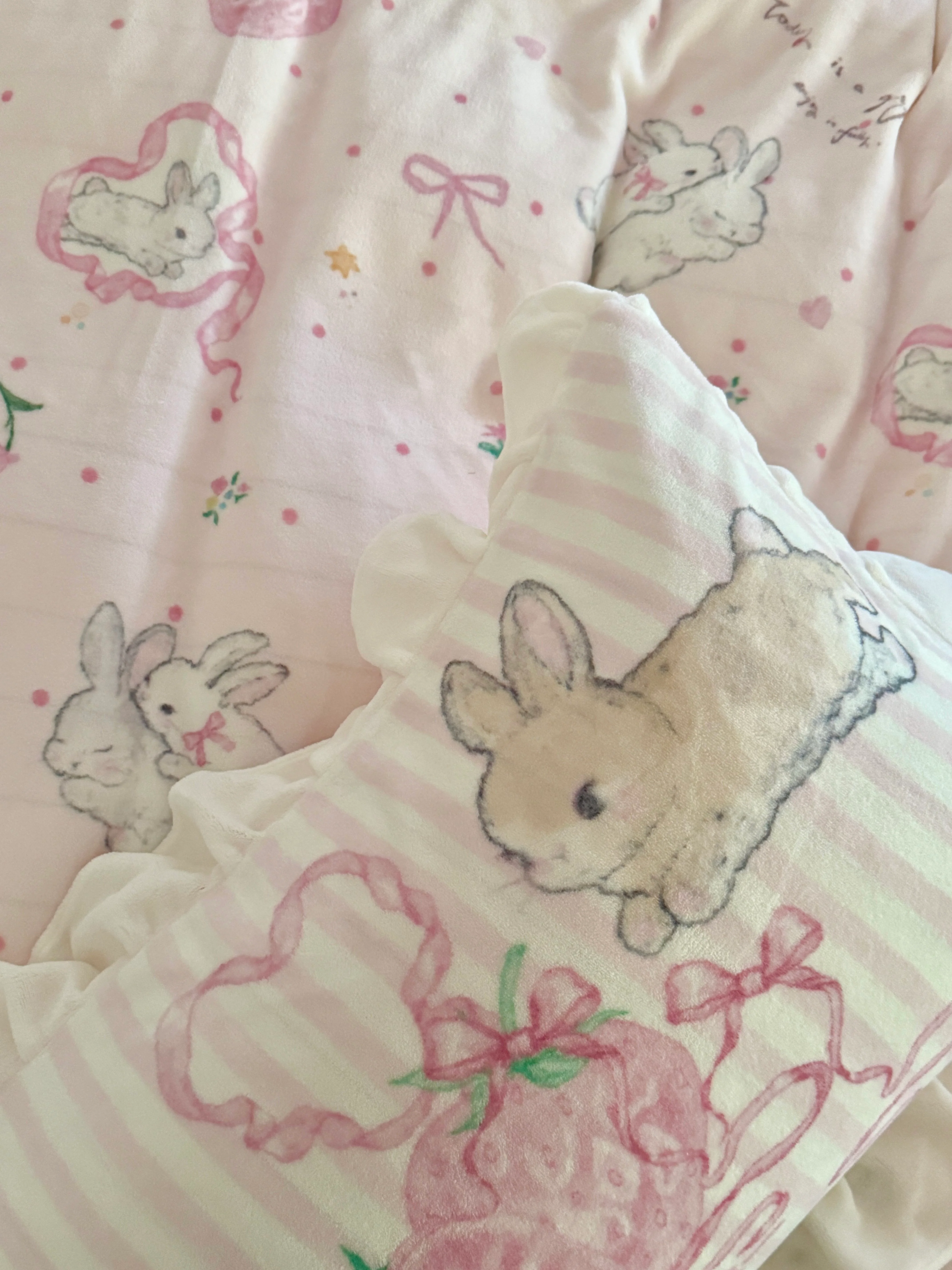 Strawberry milk bedding set four pieces - Image 4