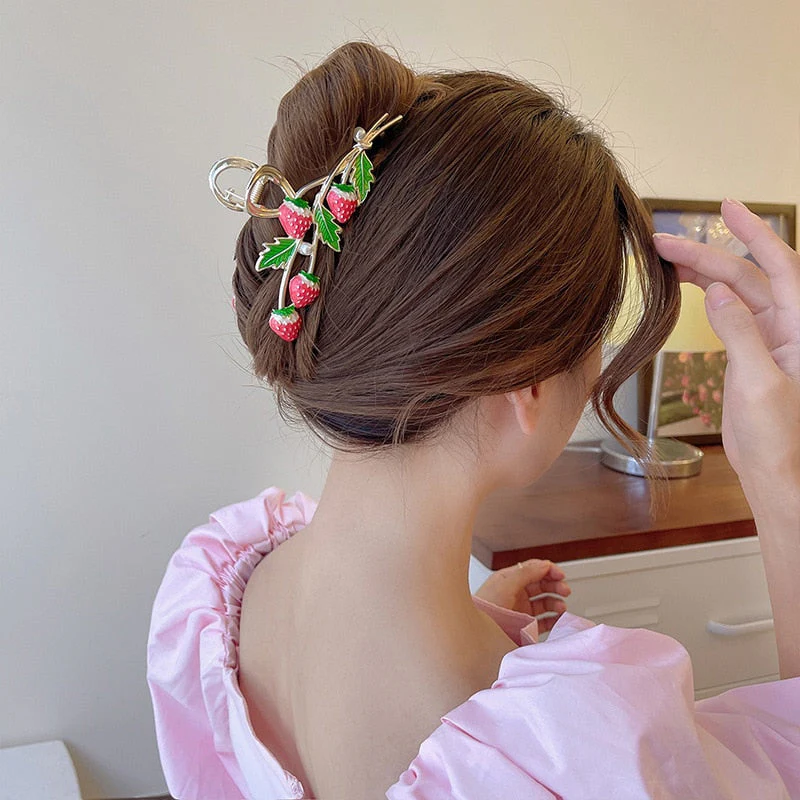 Strawberry Vine Hair Claw Clip - Image 3