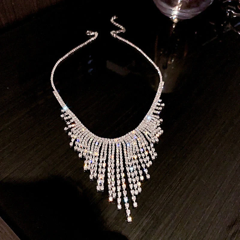 Teardrop Layered Pearl Choker - Image 7