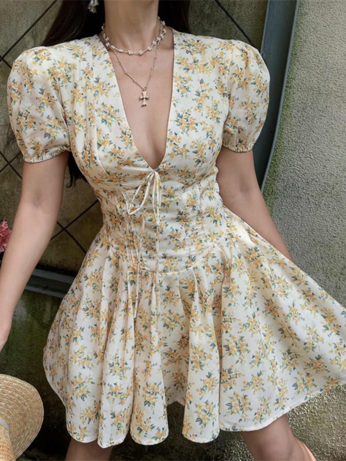 V-neck Puff Sleeve Floral Dress - Image 2