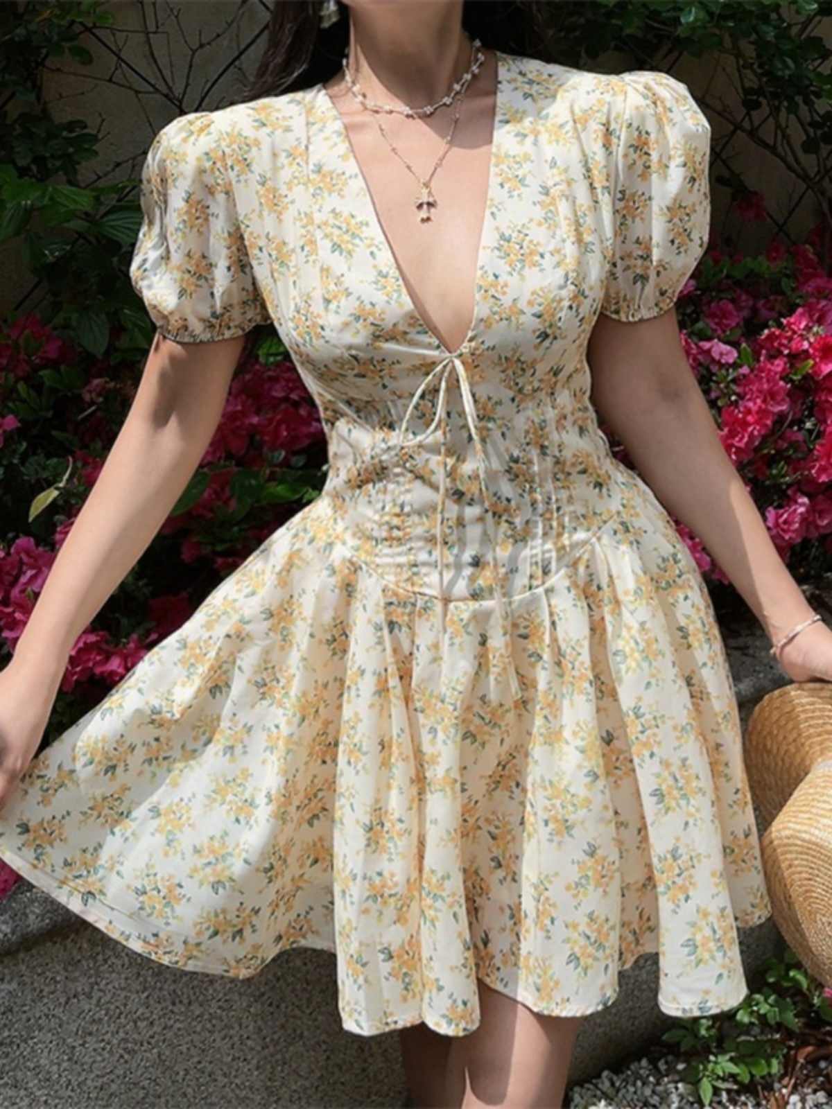 V-neck Puff Sleeve Floral Dress - Image 5