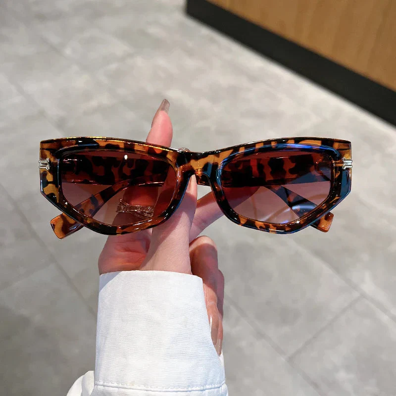 Vintage Cat Eye Sunglasses - Image 4