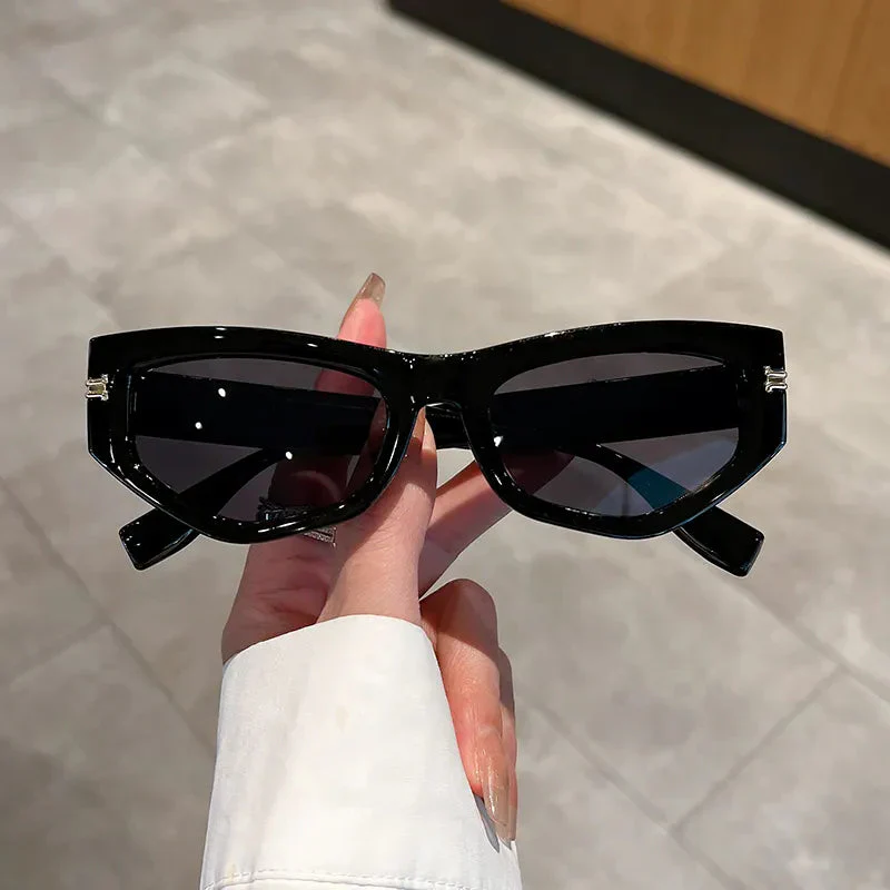 Vintage Cat Eye Sunglasses - Image 6