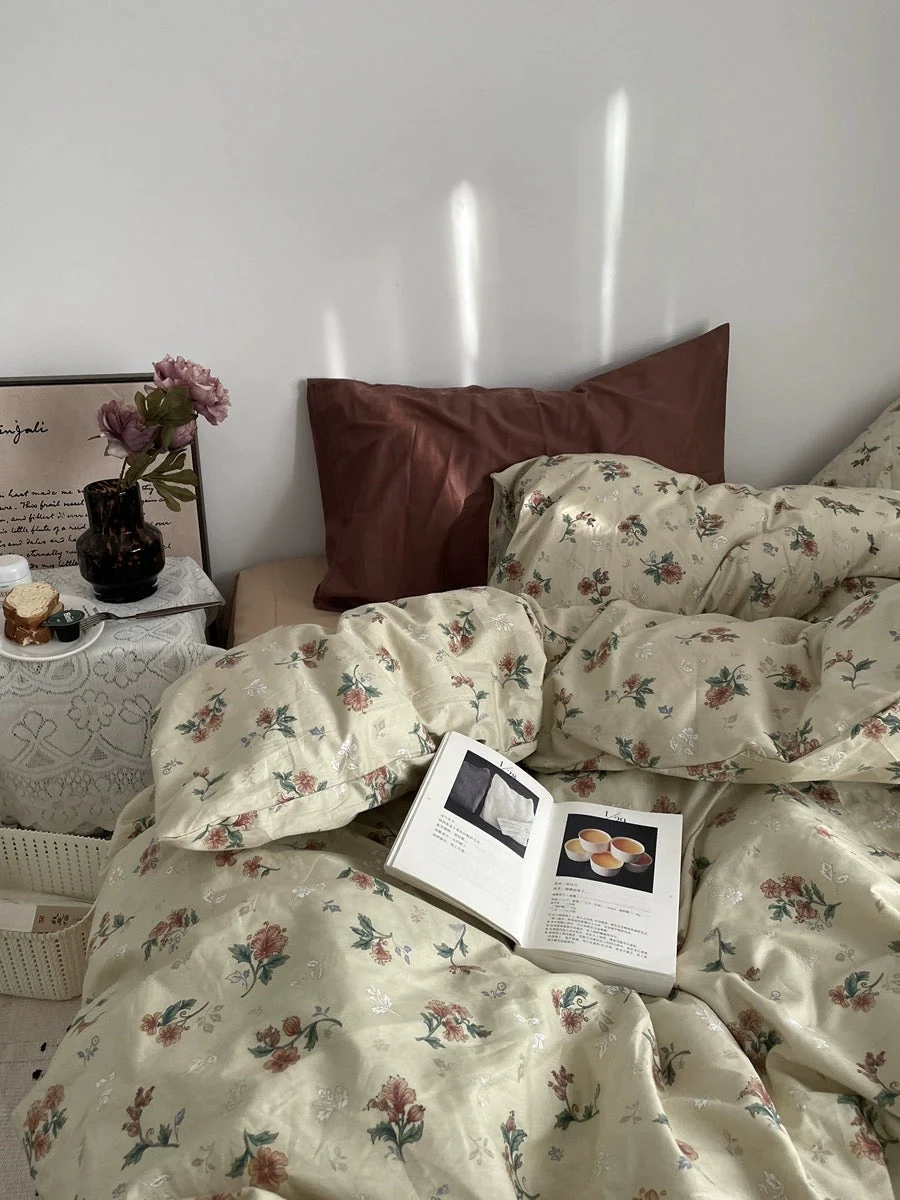 Vintage Floral Bedding Set - Image 5
