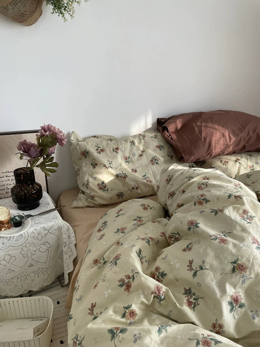 Vintage Floral Bedding Set - Image 3