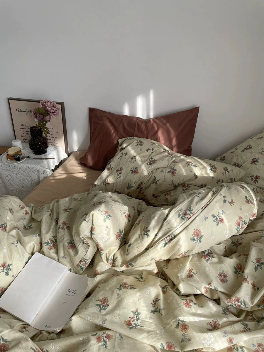 Vintage Floral Bedding Set - Image 4