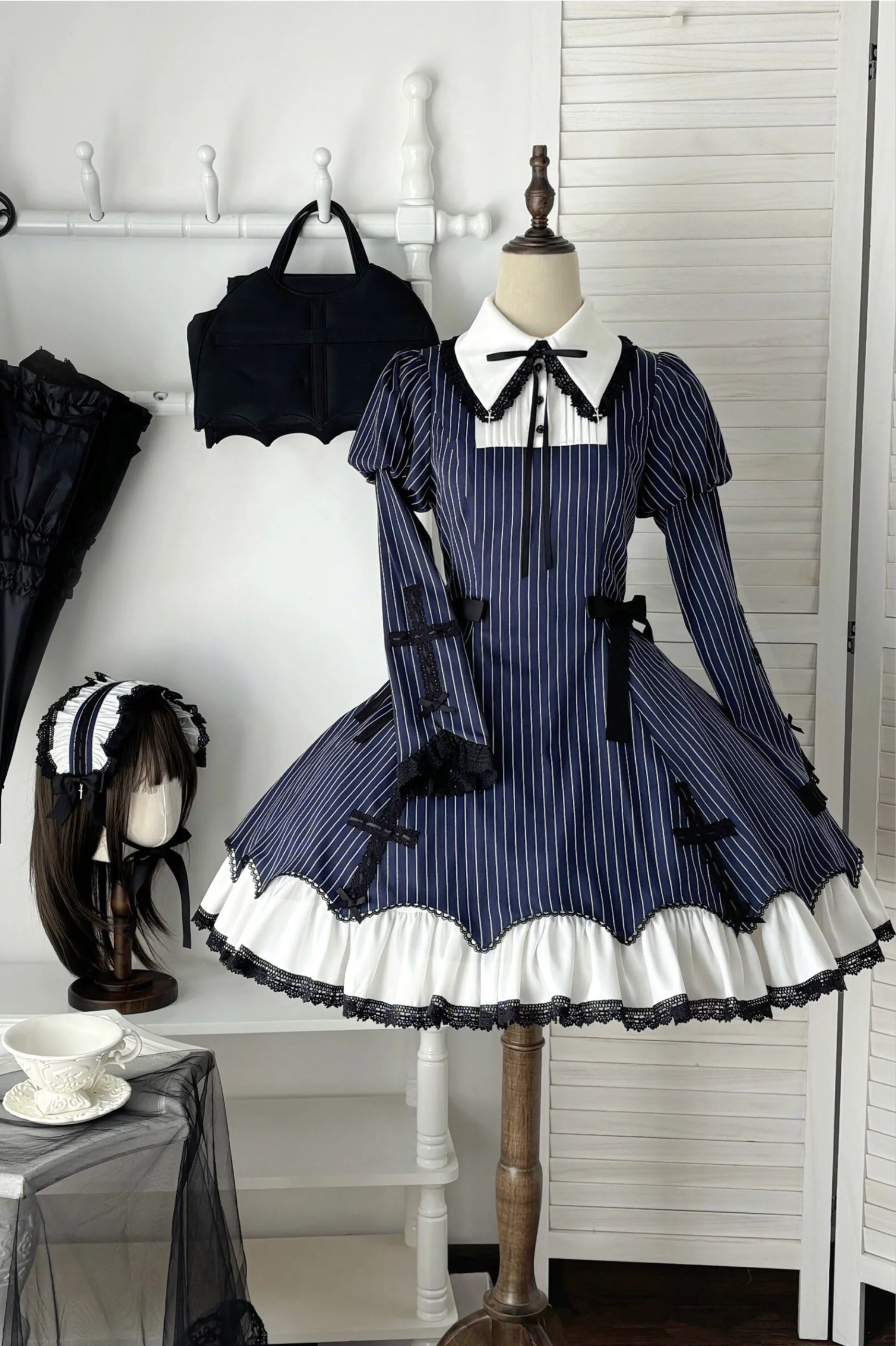 [Reservation deadline February 26th] Retro Gothic Lolita Dress + Hairband - Image 2
