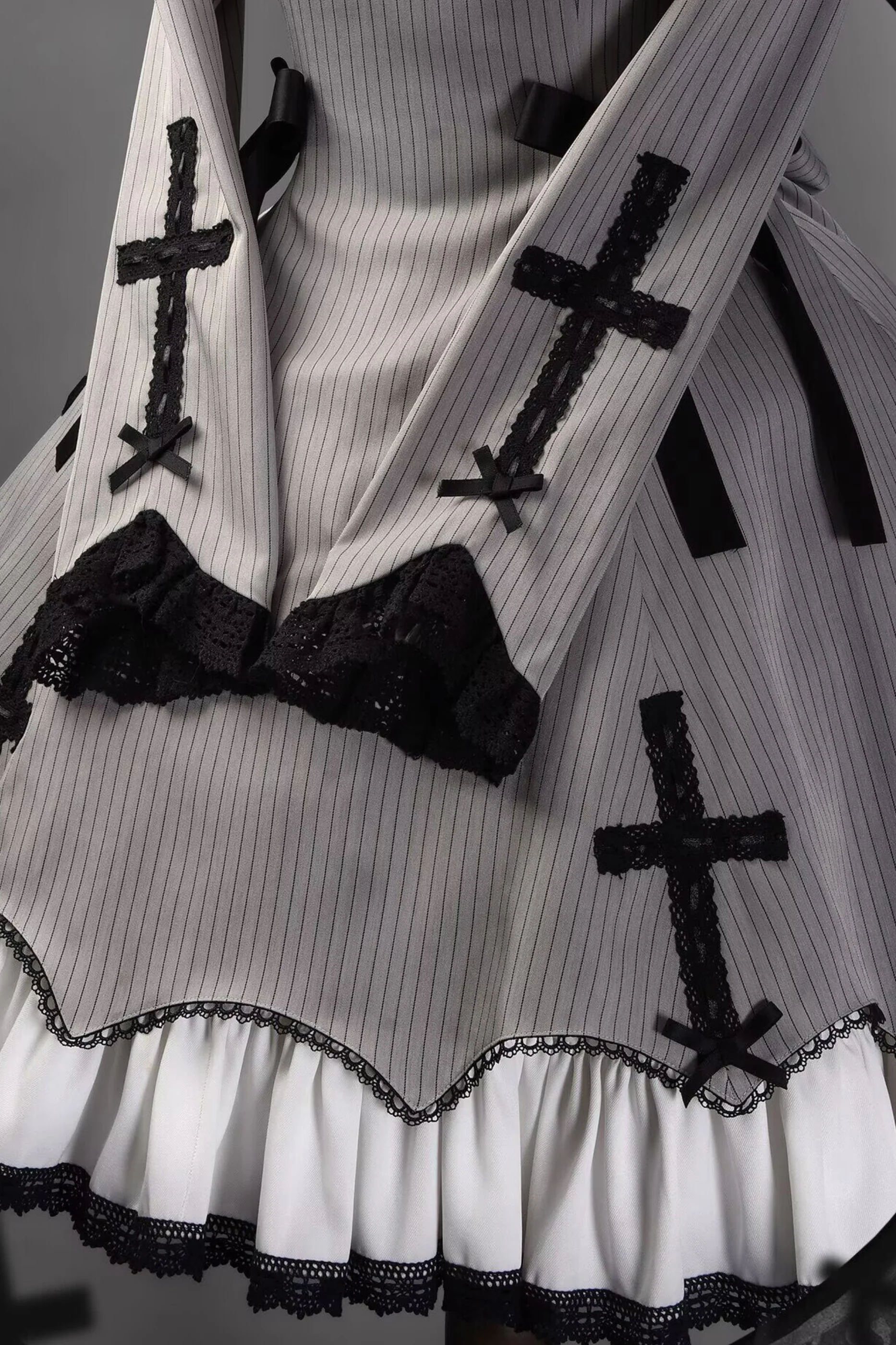 [Reservation deadline February 26th] Retro Gothic Lolita Dress + Hairband - Image 24