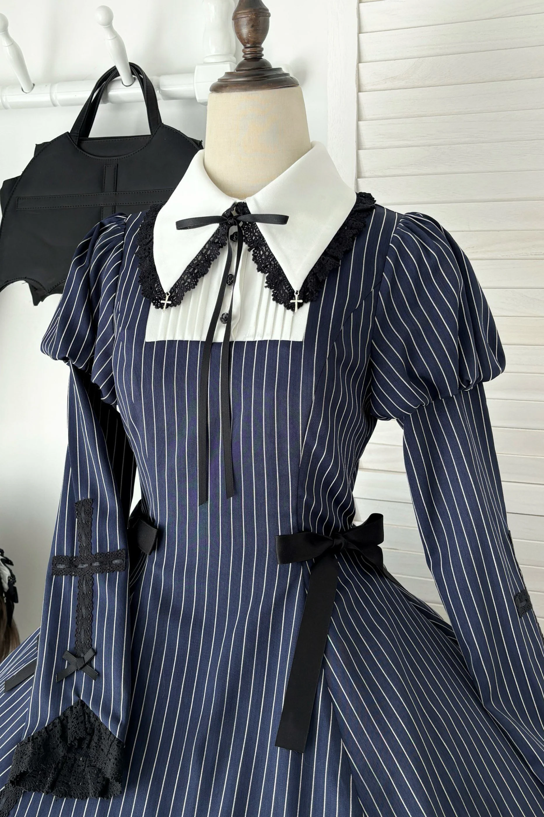 [Reservation deadline February 26th] Retro Gothic Lolita Dress + Hairband - Image 3