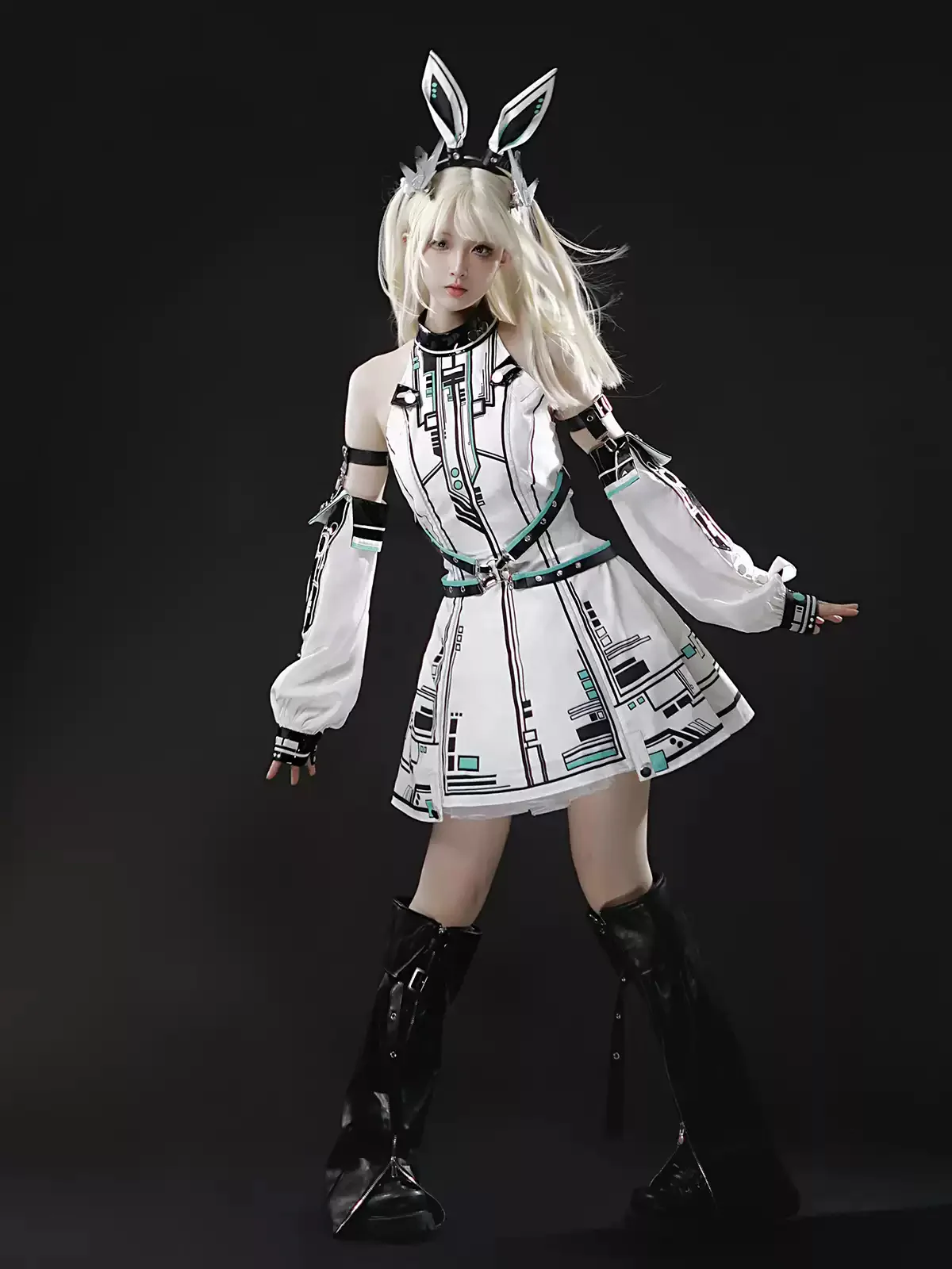 Warrior Futuristic Mechanical Cyberpunk Suit - Image 3