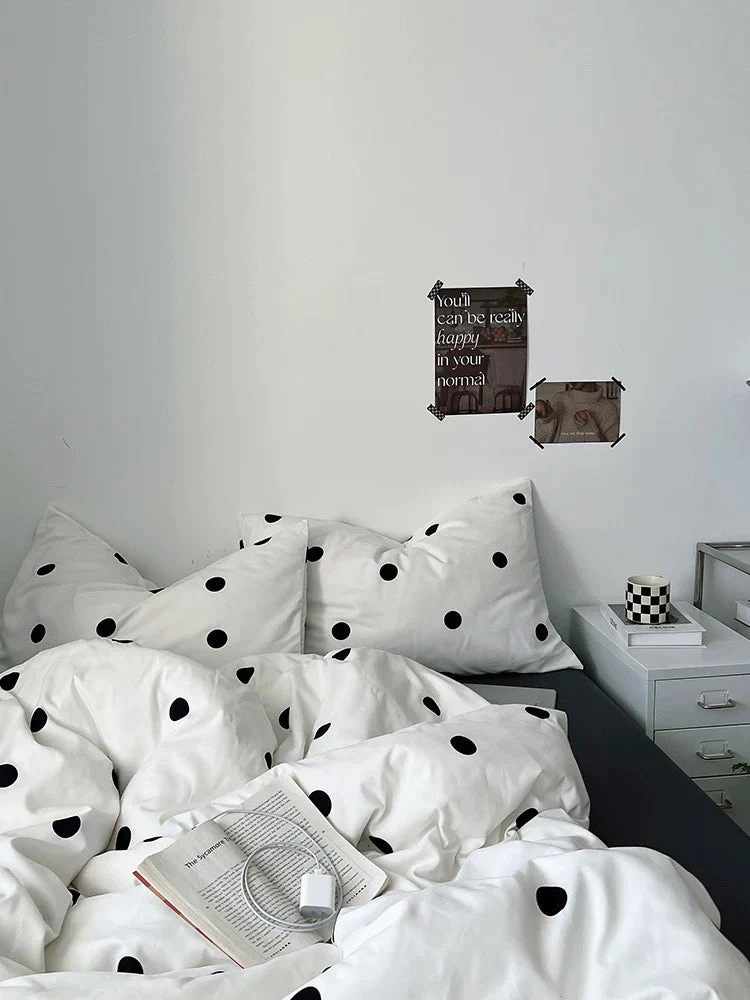 White & Black Polka Dot Bedding Set - Image 3