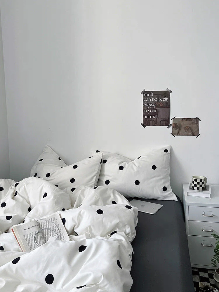 White & Black Polka Dot Bedding Set - Image 6
