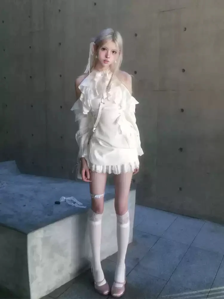 White Halter-neck Ruffled Angelic Dress - Image 3