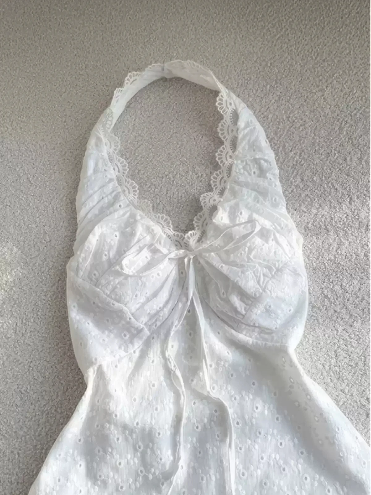 White hollow embroidered halterneck camisole - Image 5