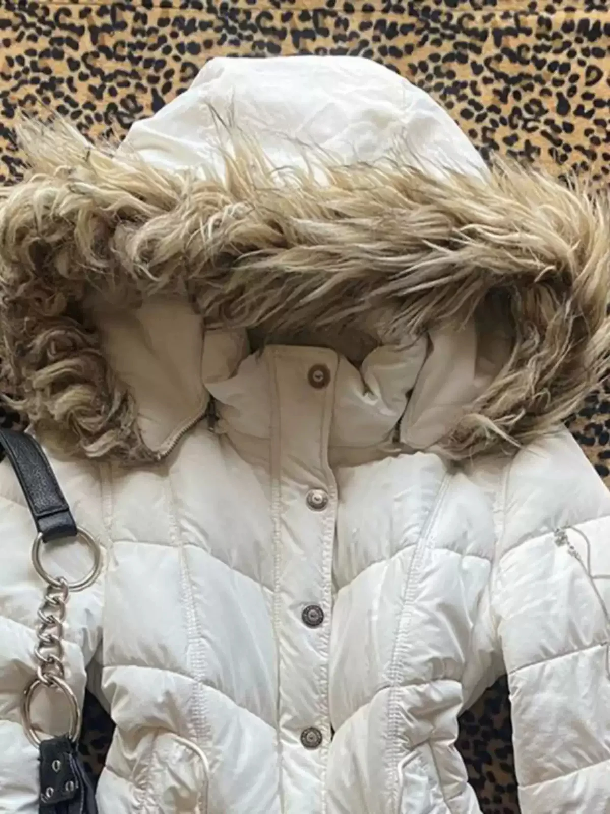 White hooded cotton coat - Image 3