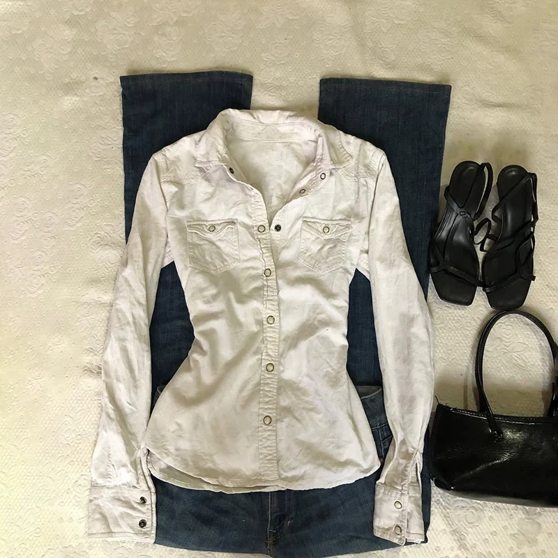 White long-sleeved shirt