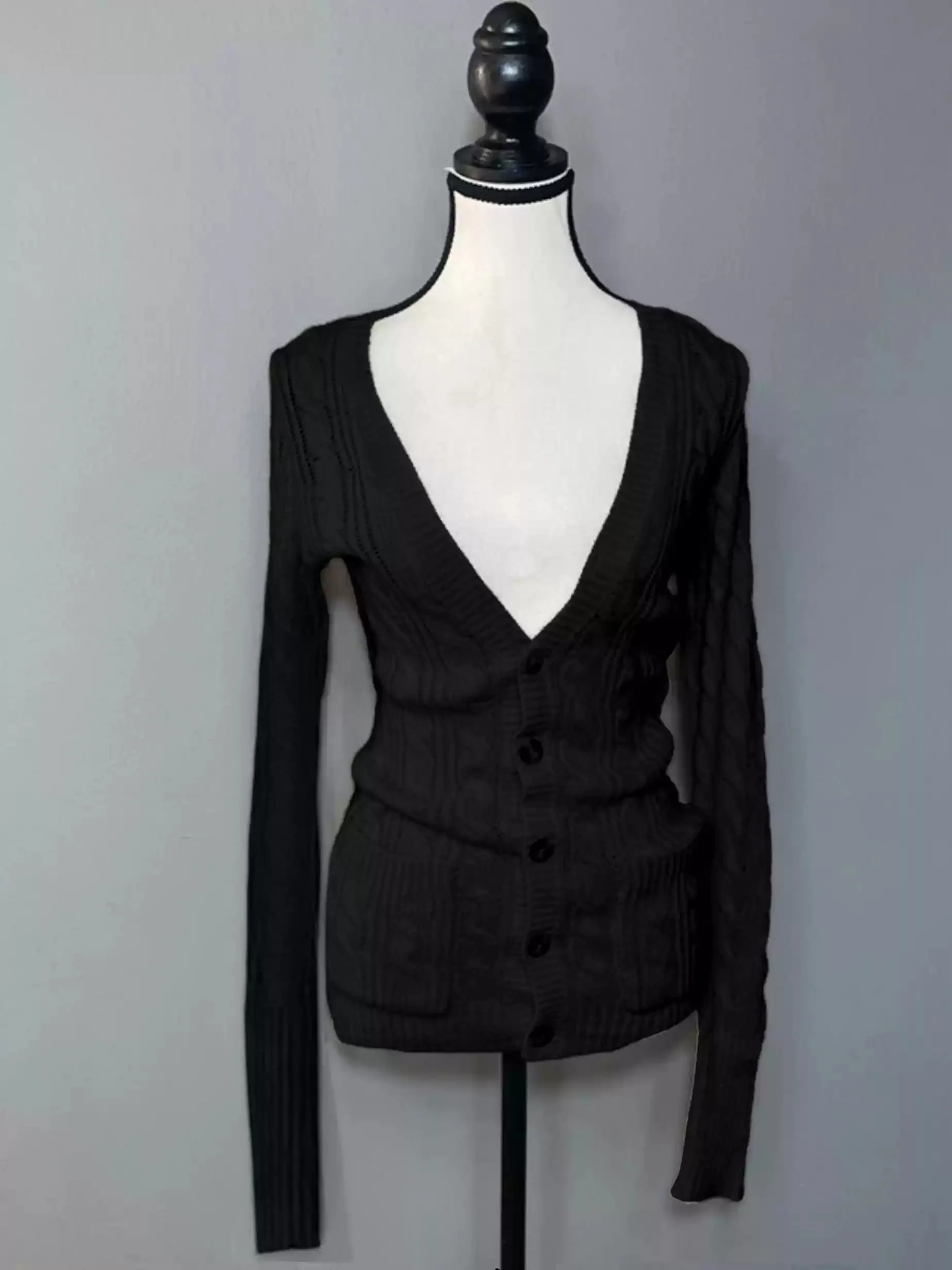White twist V-neck knitted cardigan - Image 2