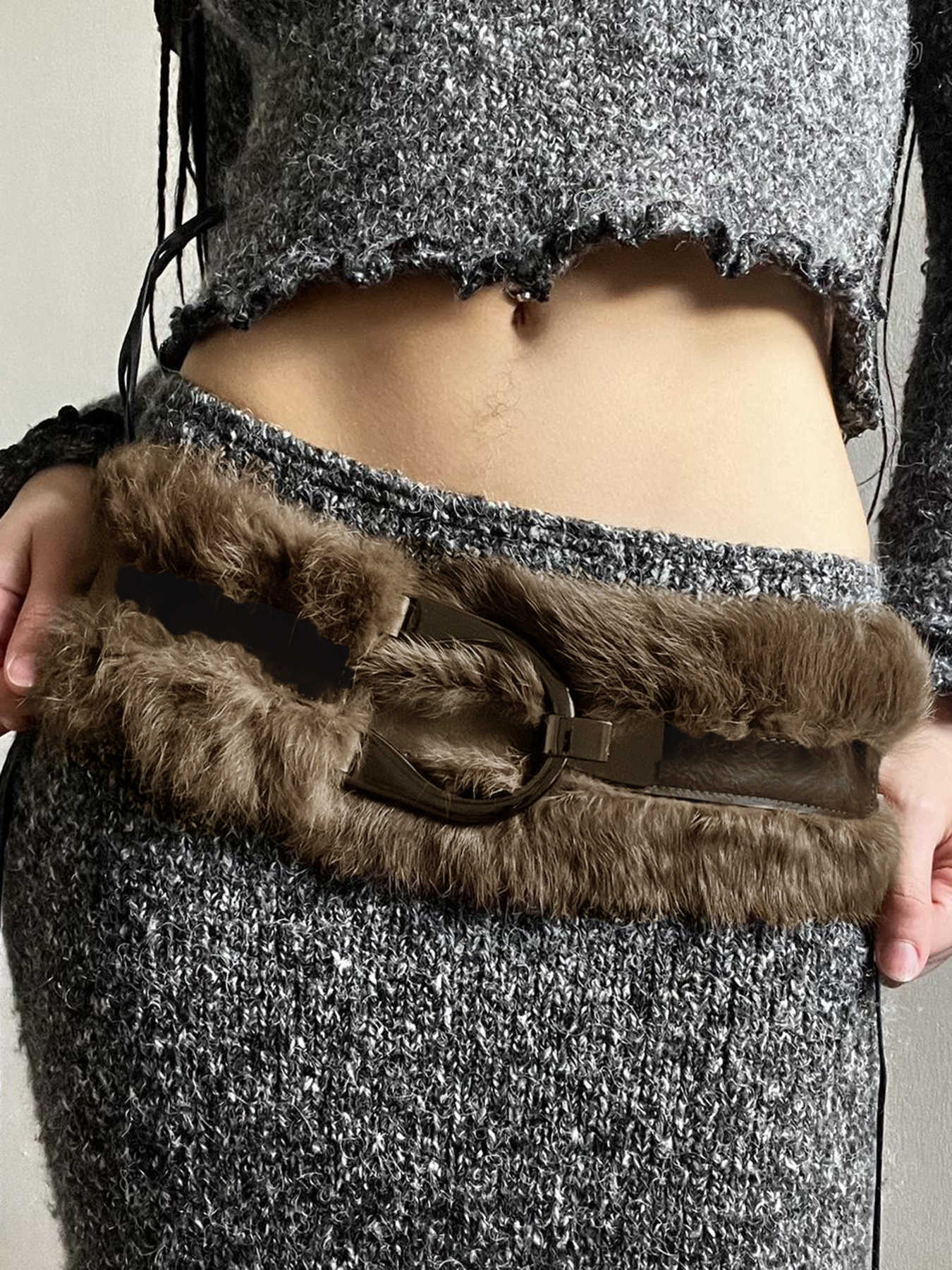 Y2K Brown Furry Hook Belt - Image 3